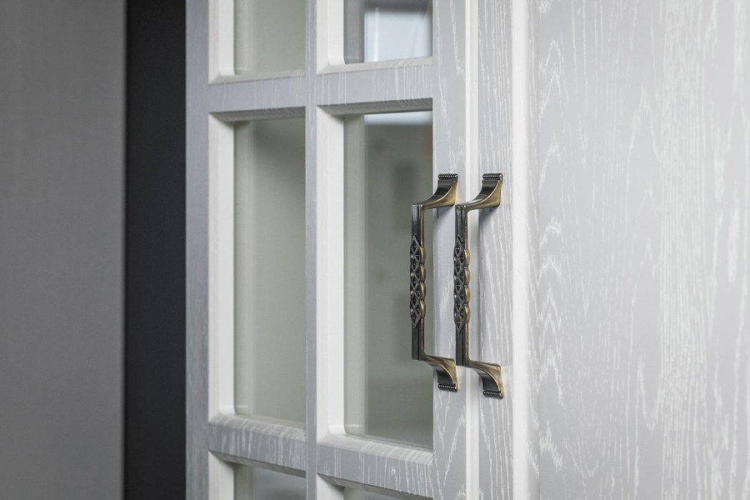 Шкафы распашные, Шкаф-витрина Ливерпуль