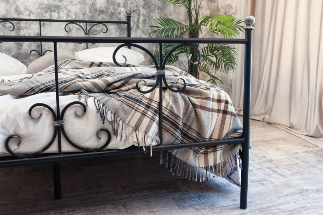 Кованые кровати, Кованая кровать Симона 1.4 с двумя спинками