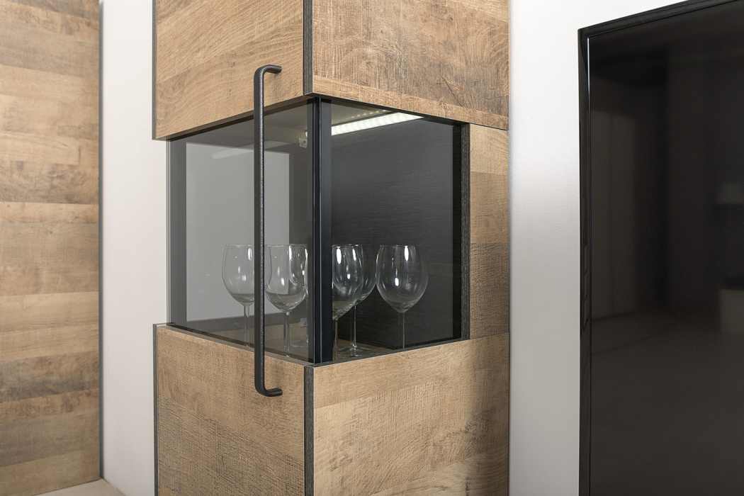 Шкафы распашные, Шкаф-пенал с витриной Трувор 13.205