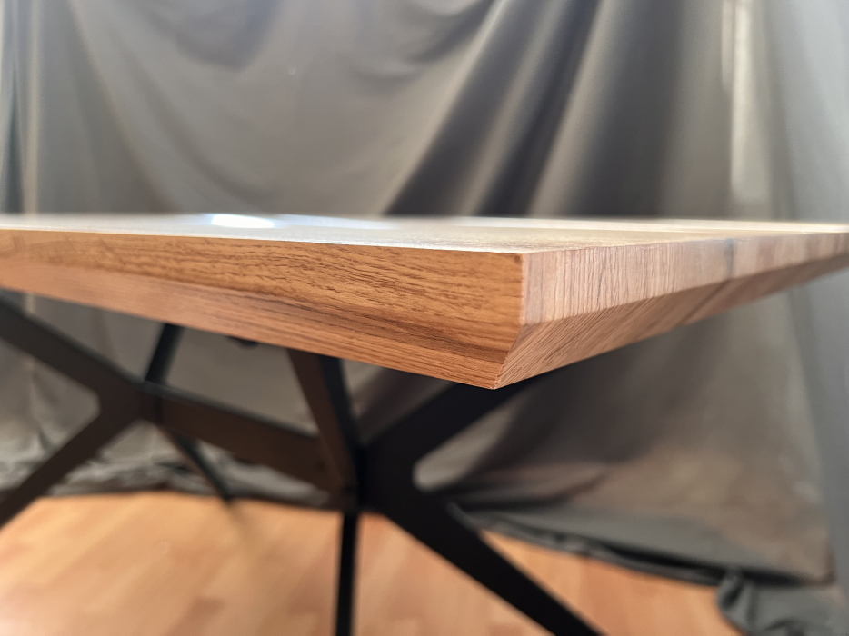 Обеденные столы, Стол Serene Cadence